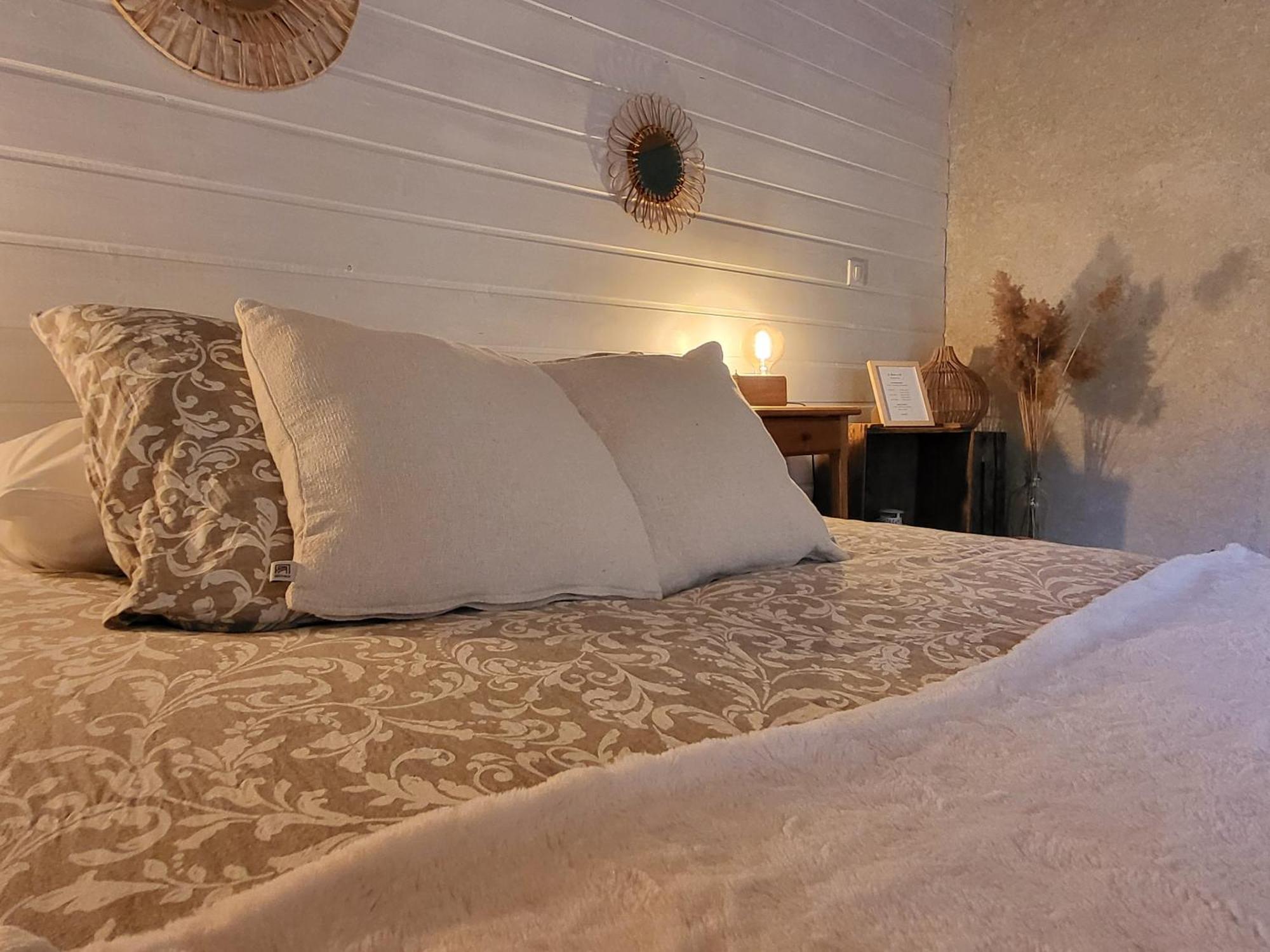 Hotel Le Grenier à Blé Satillieu Habitación foto